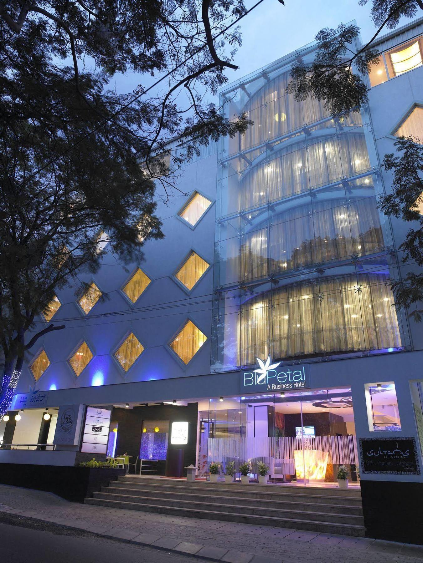 Blu Petal - A Business Hotel Bengaluru Zewnętrze zdjęcie