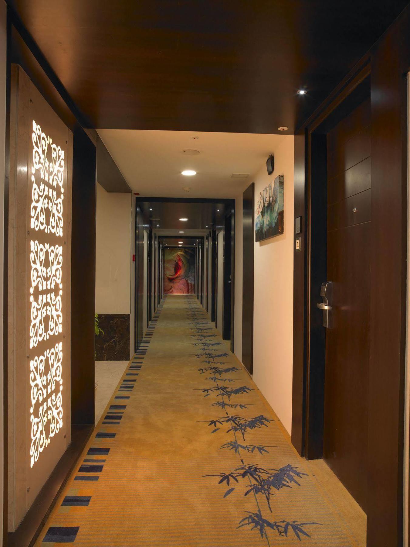 Blu Petal - A Business Hotel Bengaluru Zewnętrze zdjęcie