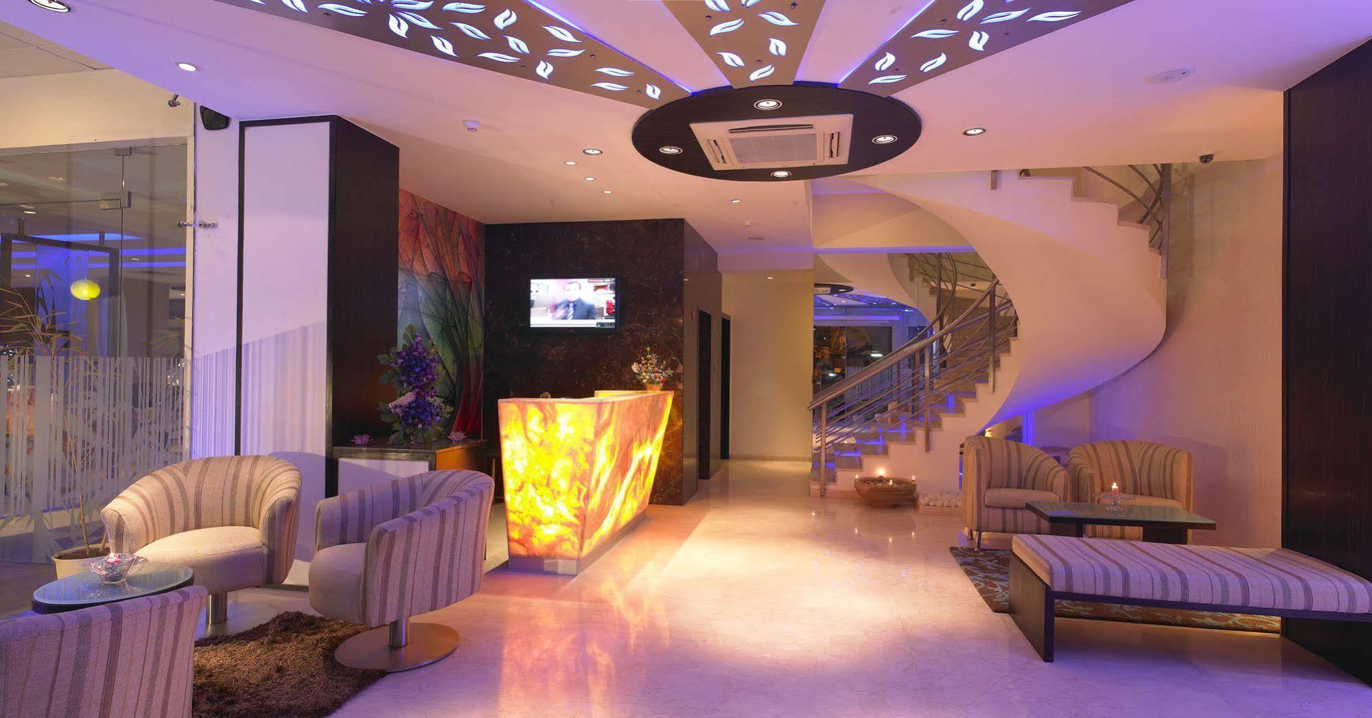 Blu Petal - A Business Hotel Bengaluru Zewnętrze zdjęcie
